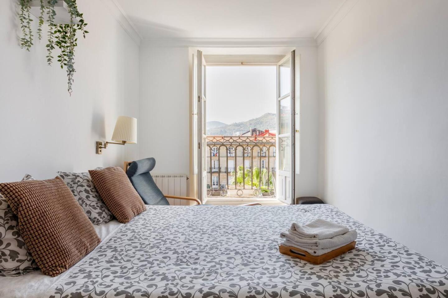 Plaza Nueva Habitaciones Bilbao Szoba fotó